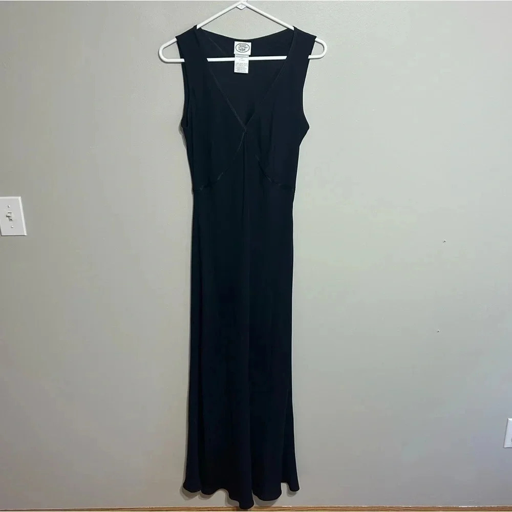 Laura Ashley Classic Sleeveless Maxi Dress in Navy - Size 10